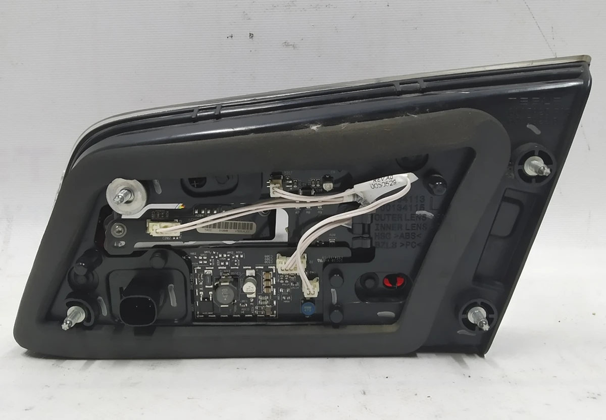 5 LIFTGATE TAIL LAMP ASSEMBLY - BACKUP - SAE - LEFT with damage Tesla model S, model S REST 6005922-00-E