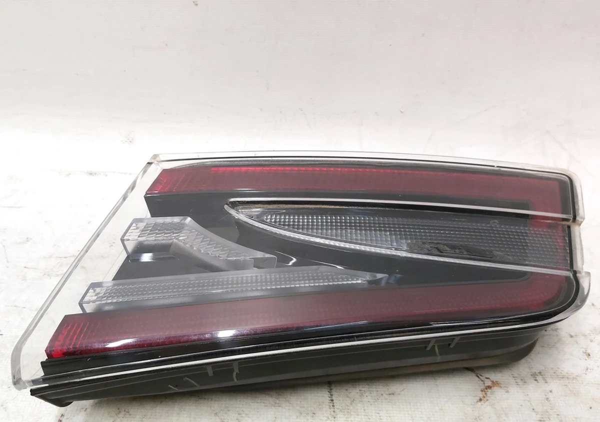 4 Фонарь правый внутрений (USA) Tesla Model S, Model S REST, Model S Feb 2021 6005924-00-E