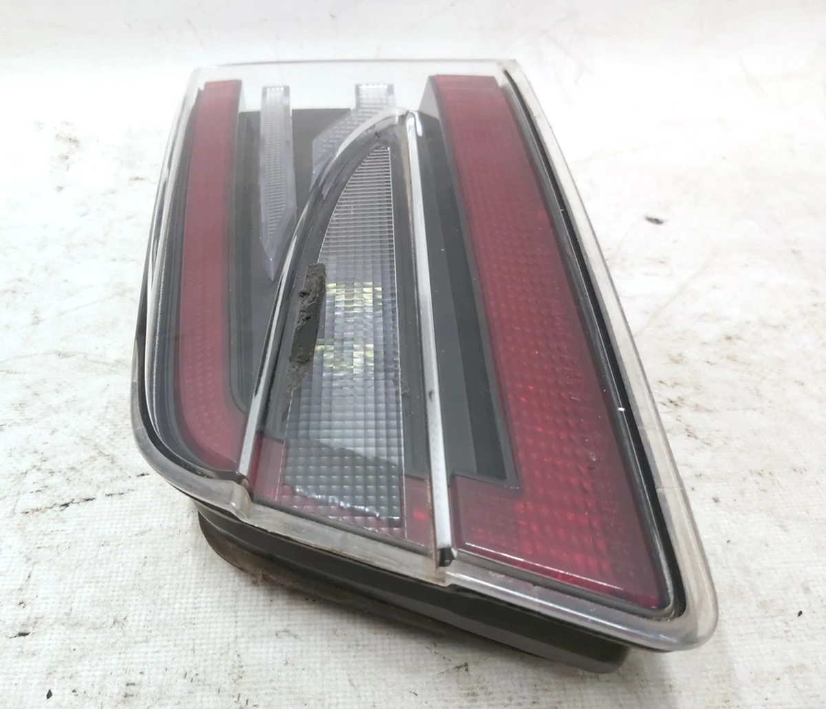 4 Фонарь правый внутрений (USA) Tesla Model S, Model S REST, Model S Feb 2021 6005924-00-E