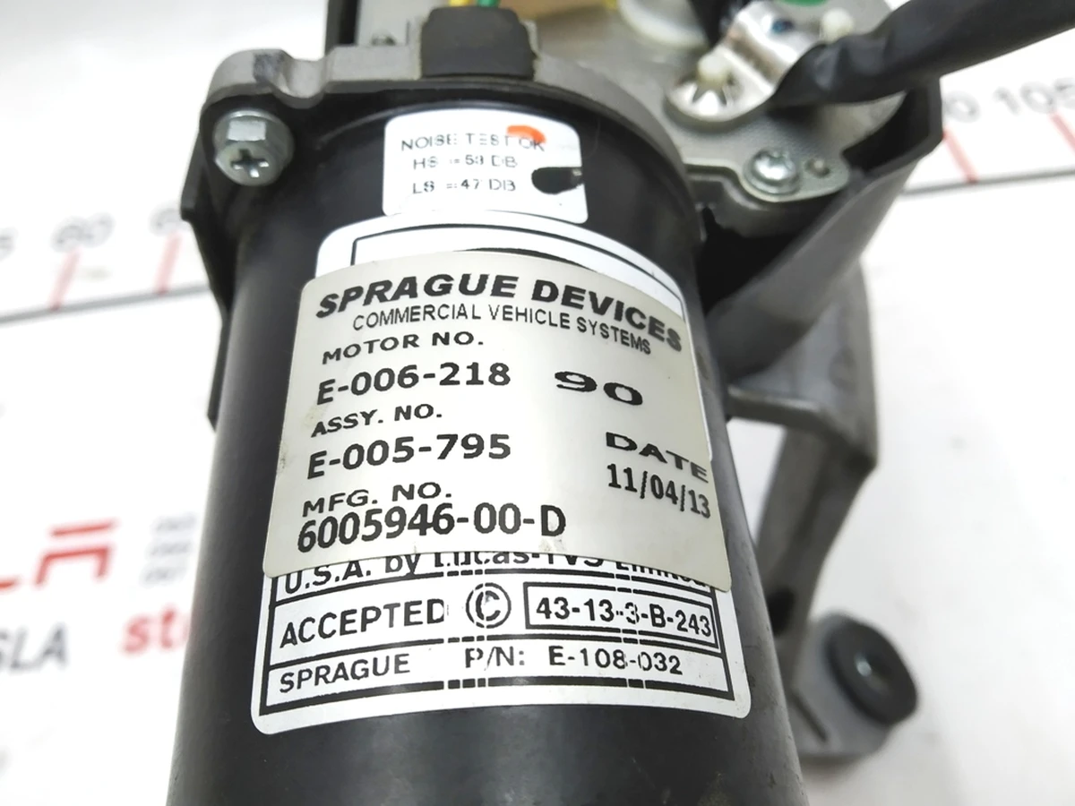 1 Механізм склоочисника Tesla model S, model S REST 6005946-00-G