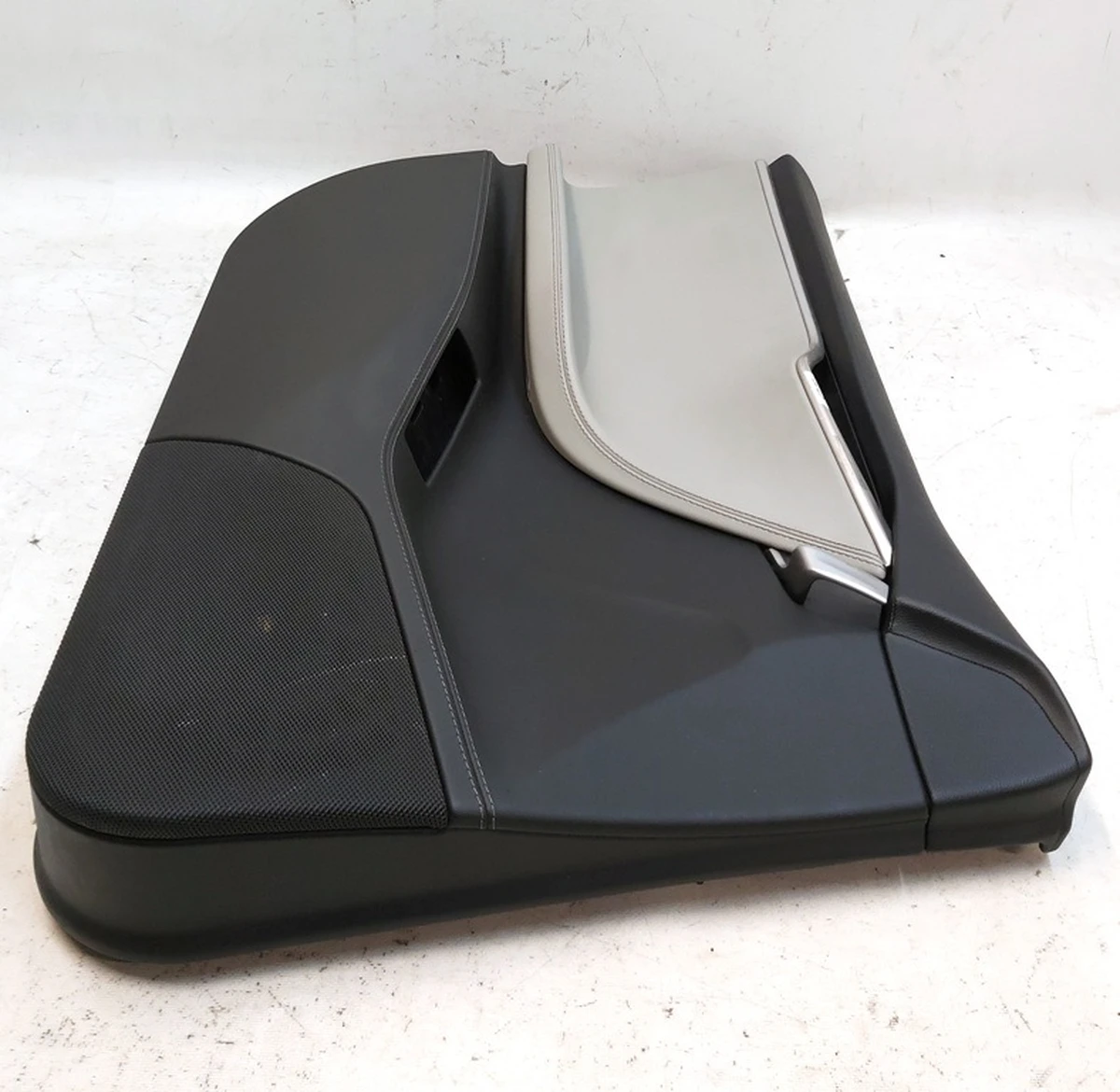 1 DR FR LH NO ADPT PUR/PVC BLACK/GREY Without Power Window with Damage Tesla model S, model S REST 6006071-24-M