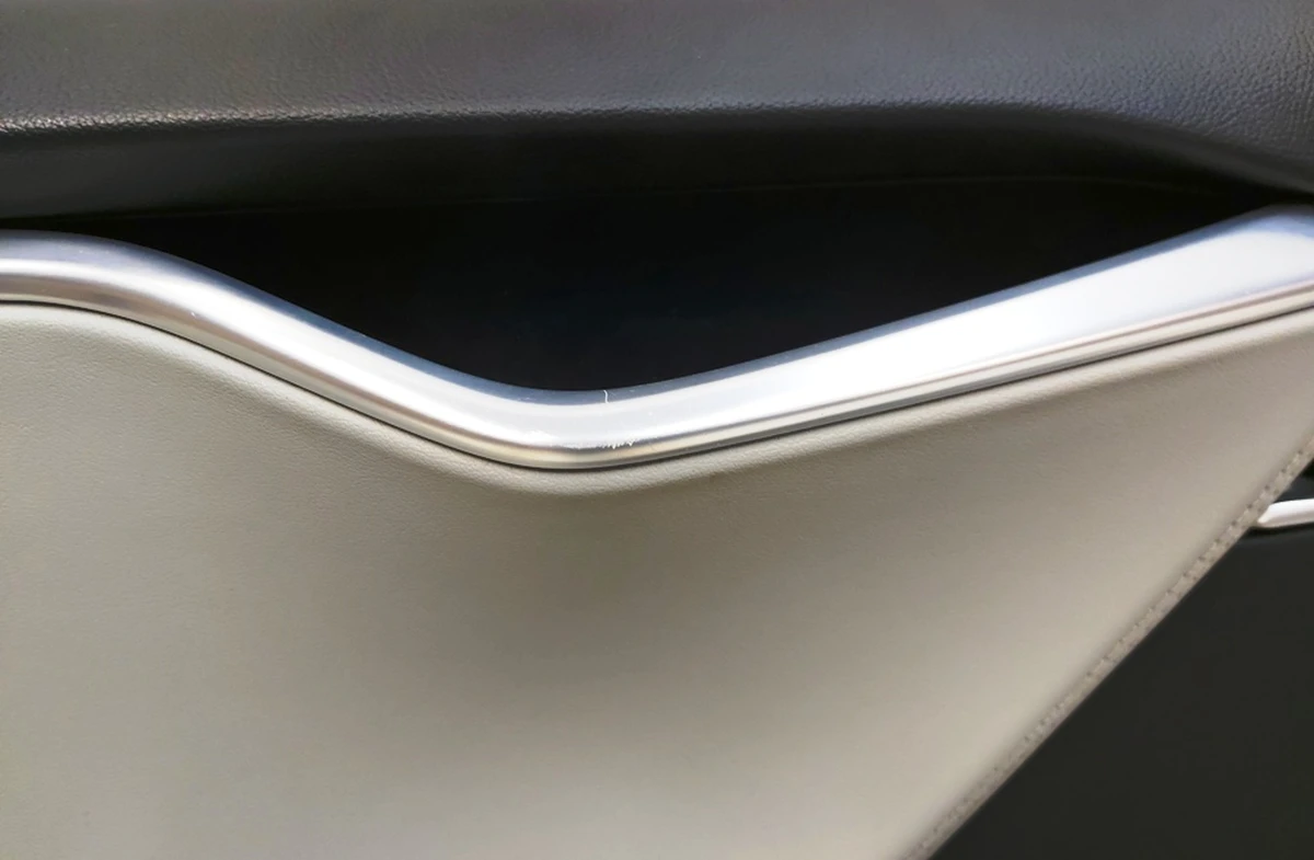 1 DR FR LH NO ADPT PUR/PVC BLACK/GREY Without Power Window with Damage Tesla model S, model S REST 6006071-24-M