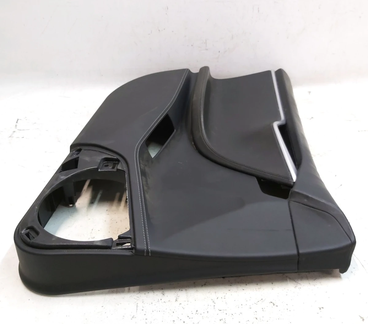 1 Карта двери передней левой PURB/PVCB/PVCB BLACK в частичном сборе с повреждением Tesla model S, model S REST 6006071-22-M