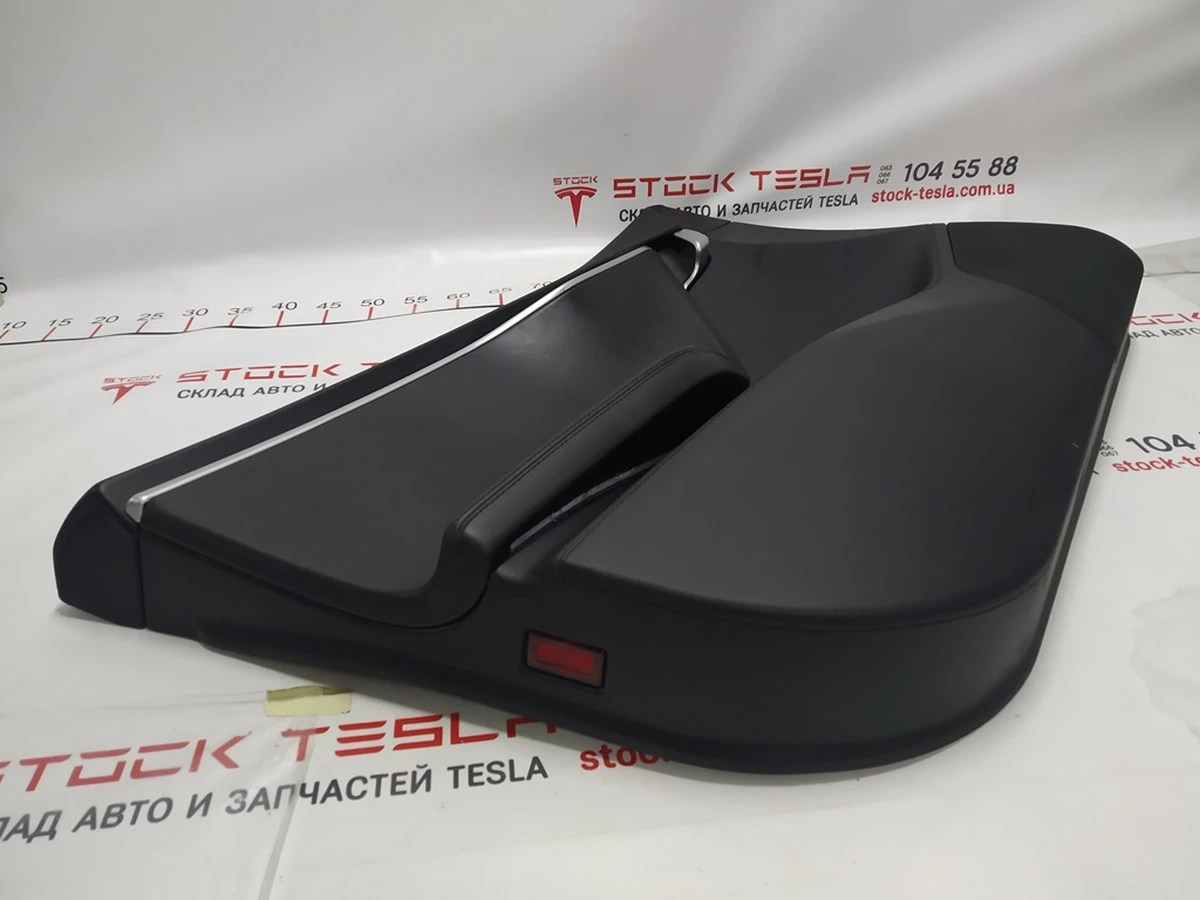 1 Front left door card assembly LTHR/LTHR/PVCB BLACK PREMIUM (damaged) Tesla model S, model S REST 6006071-25-M