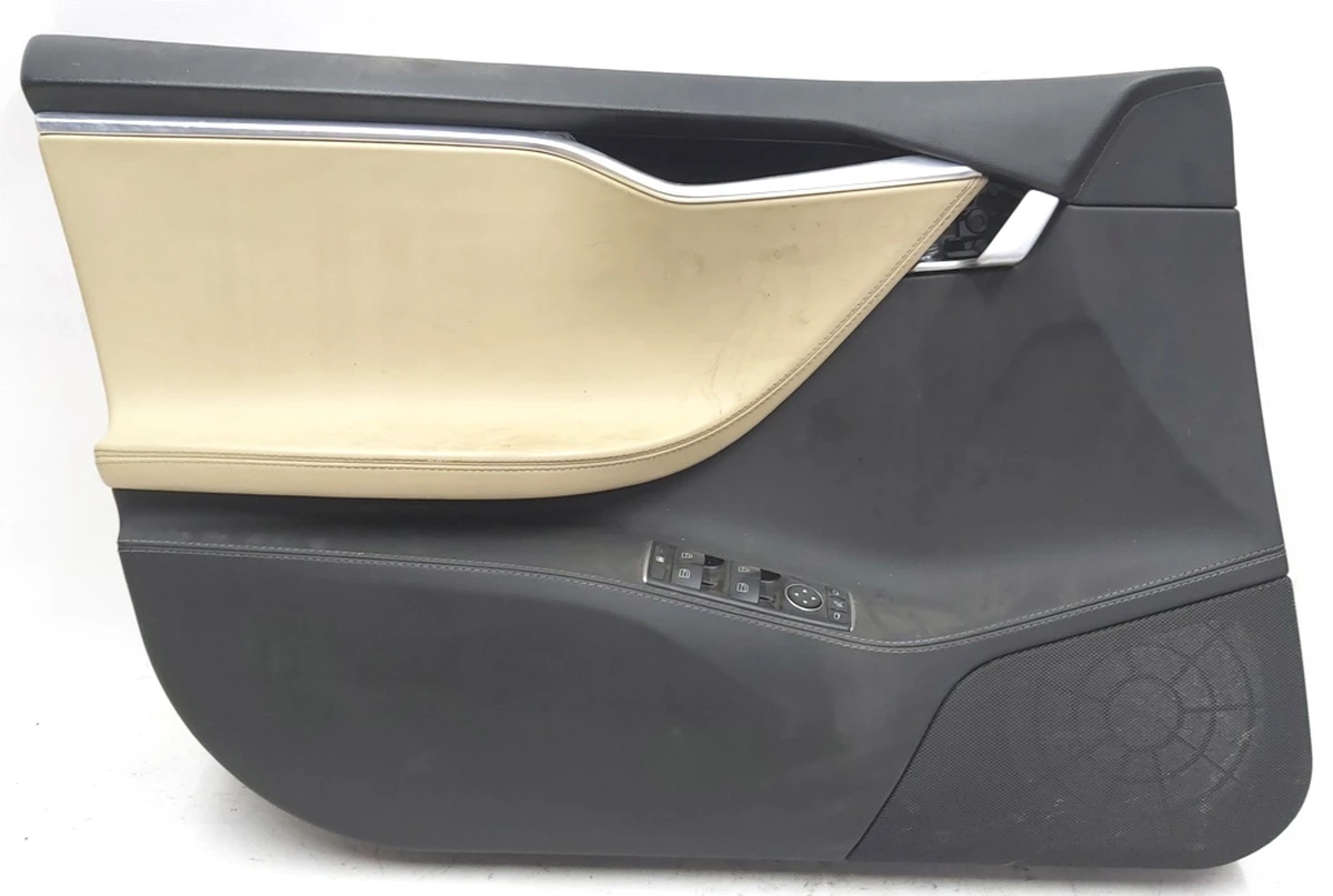 1 Карта дверей передньої лівої в зборі NO ADPT PUR/PVC BLACK/TAN