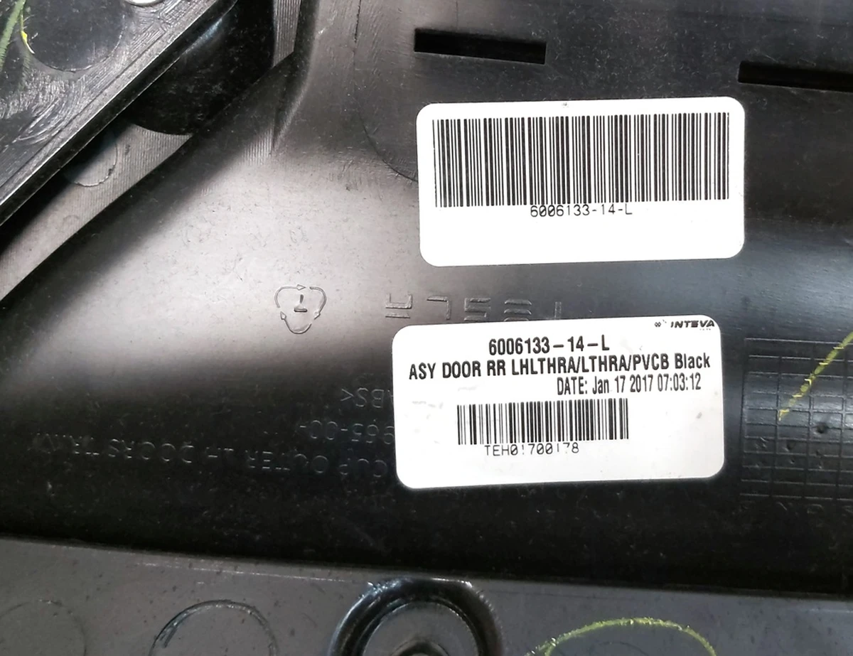 2 Карта двери задней левой LTHRA/LTHRA/PVCB BLACK с повреждением Tesla model S, model S REST 6006133-14-L