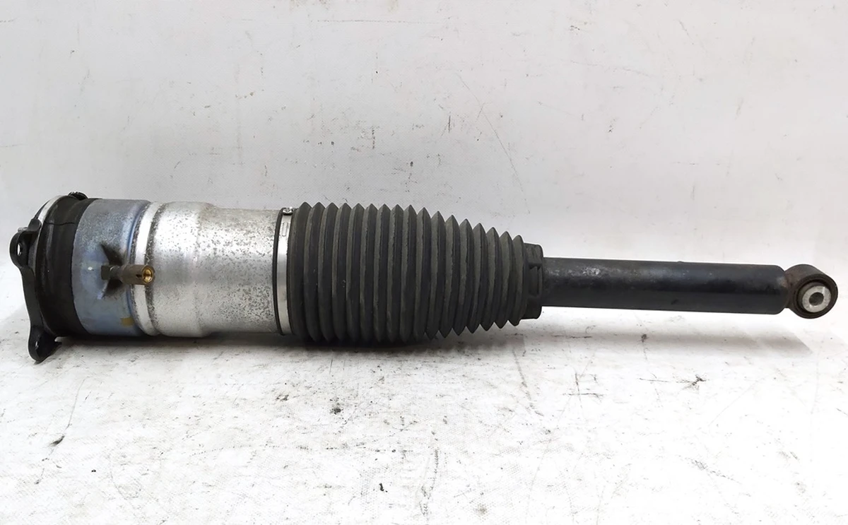 1 Модуль пневмо задний правый RDSS с повреждением сайлентблока Tesla model S 6006353-07-B