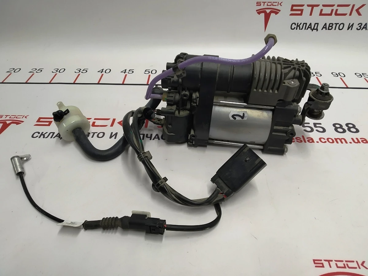 7 Компрессор пневмо подвески в сборе Tesla model S 6006403-00-A