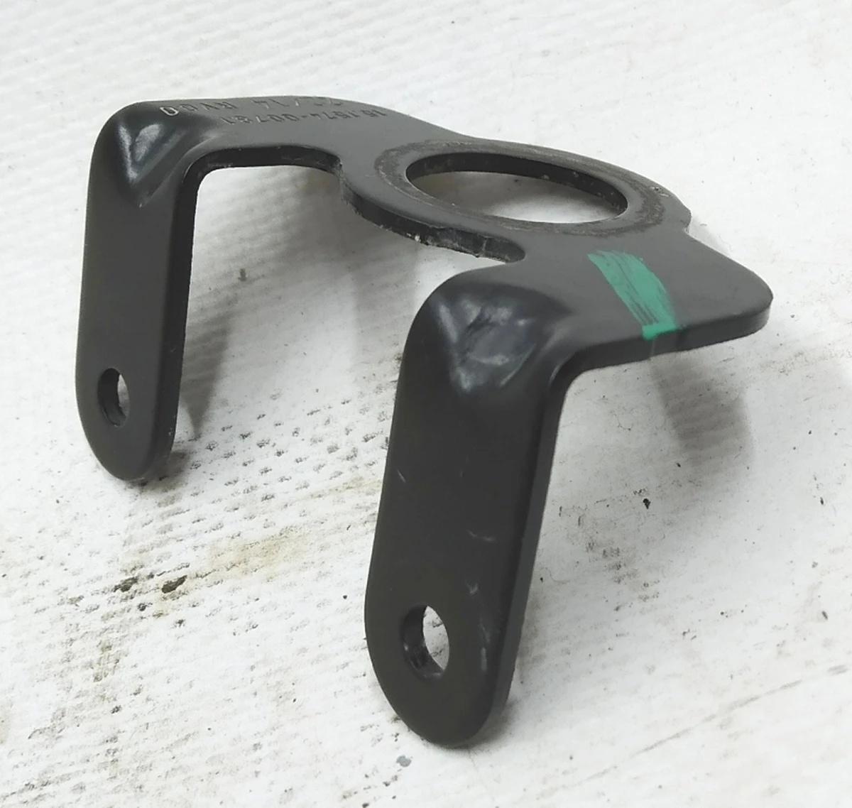 7 Скоба малая кронштейна компрессора пневмоподвески Tesla model S 6006404-00-C