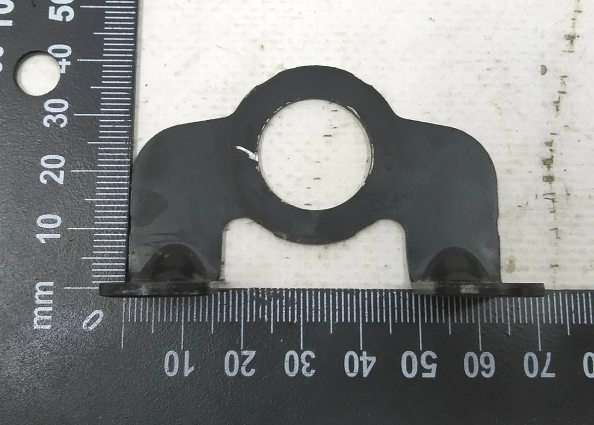 7 Скоба малая кронштейна компрессора пневмоподвески Tesla model S 6006404-00-C