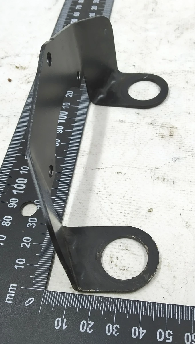 7 Скоба велика кронштейна компресора пневмопідвіски Tesla model S 6006404-00-C