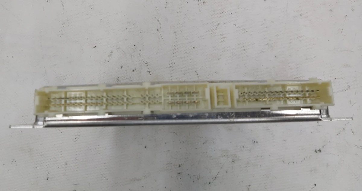 3 Блок управления пневмо подвеской некондиция Tesla model S 6006413-00-D