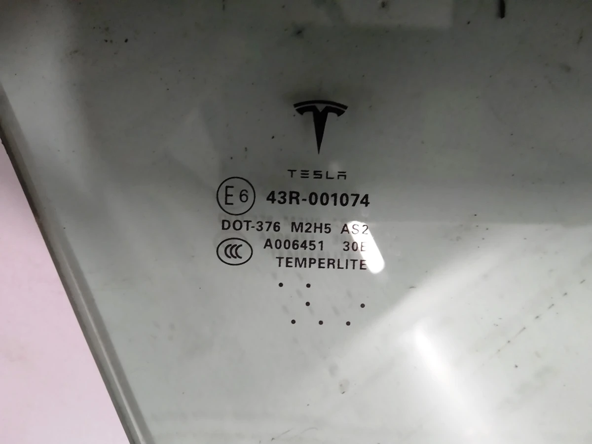 1 Скло дверей передньої лівої Tesla model S, model S REST 6006547-00-E