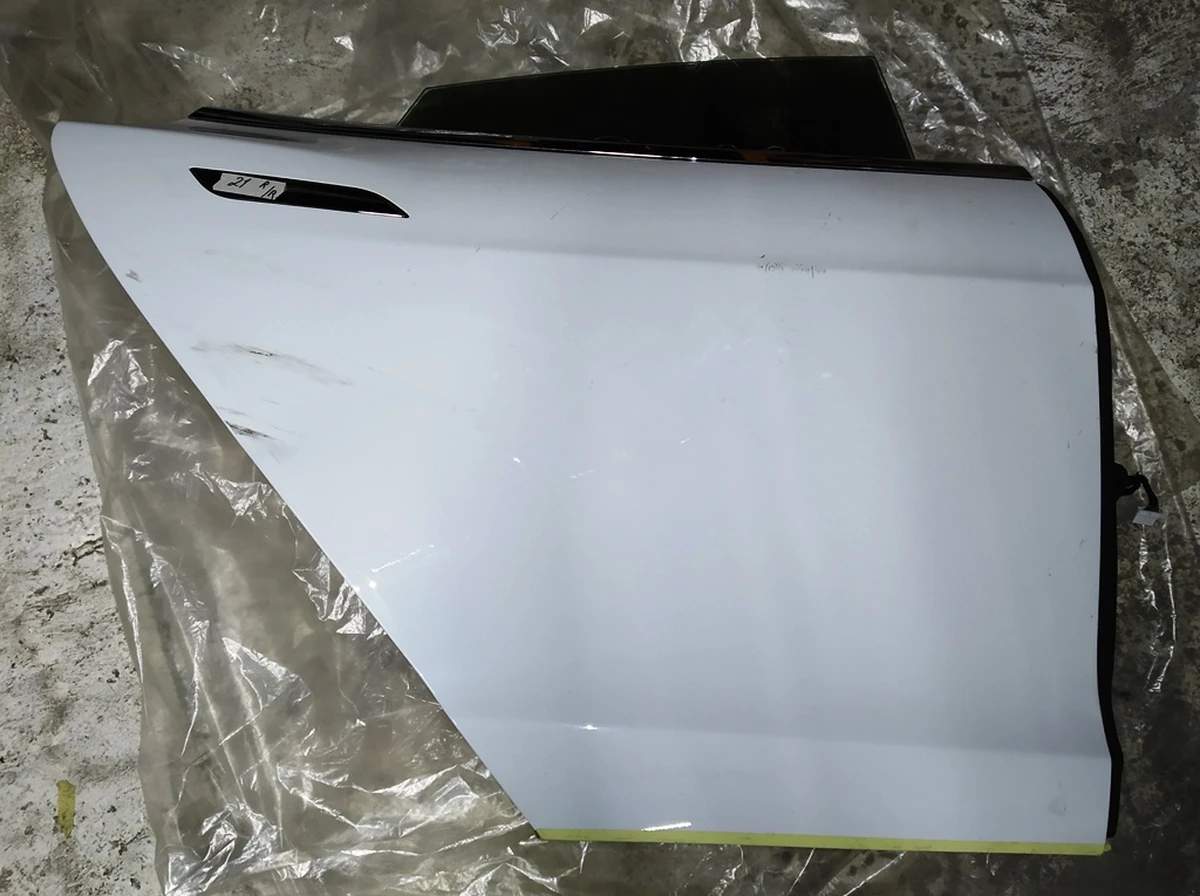 6 Дверь задняя правая (металл) (с повреждениями) Tesla model S 6006566-E0-H