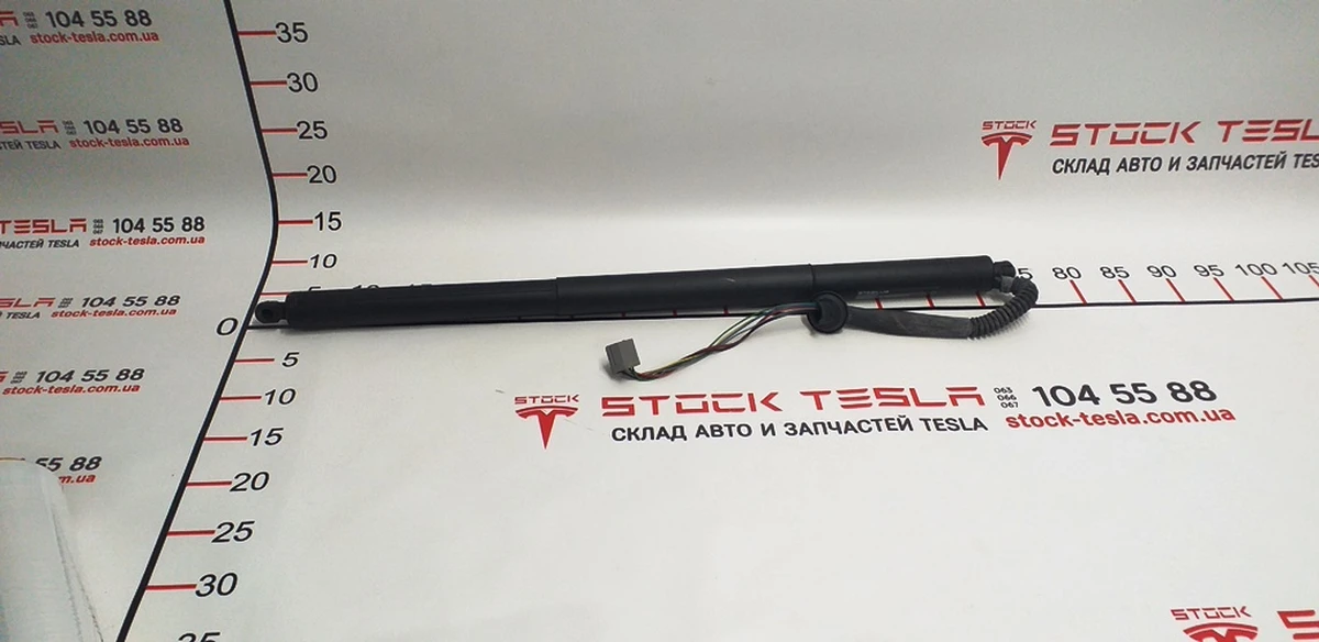 16 Амортизатор (привід електричний) кришки багажника правий Tesla model S, model REST 6006610-00