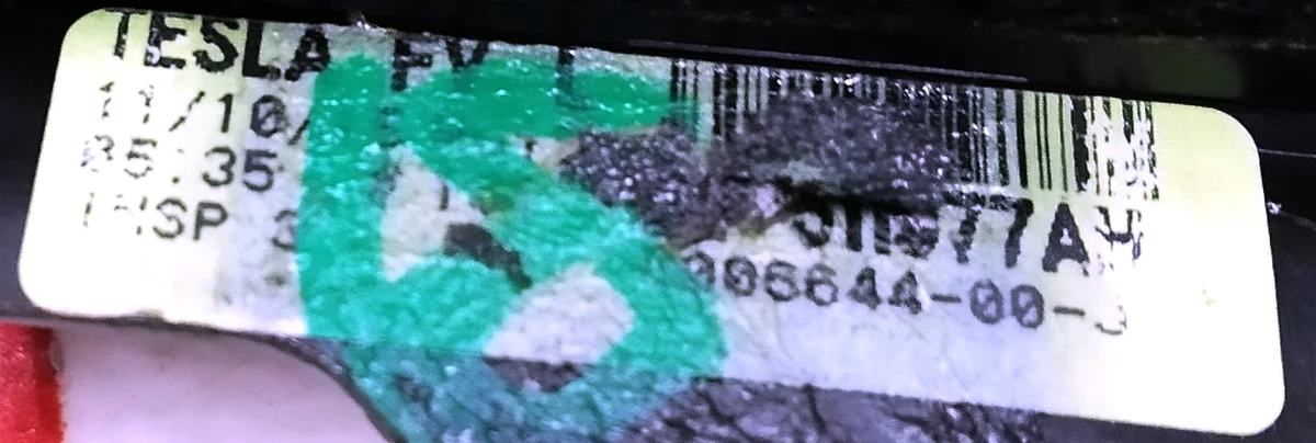 3 Front left window leaf (guide strip deformed) Tesla model S, model S REST 6006644-00-J