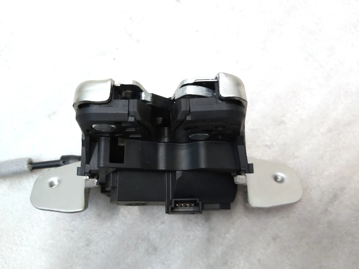 7 Замок багажника Tesla model S, model S REST, model S Feb 2021,model X, model X Mar 2021 6006654-00-B