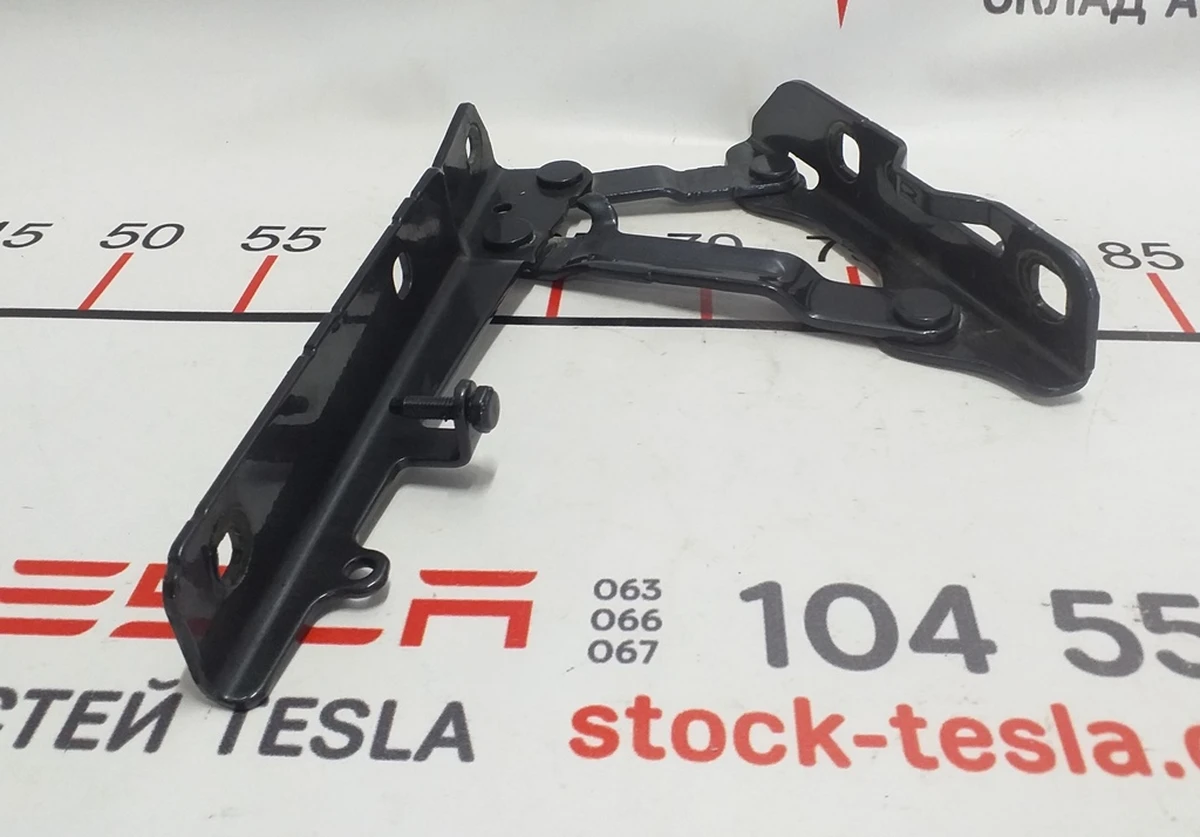 6 Петля крепления капота правая PMNG Tesla model S, model S REST 1029285-99-D