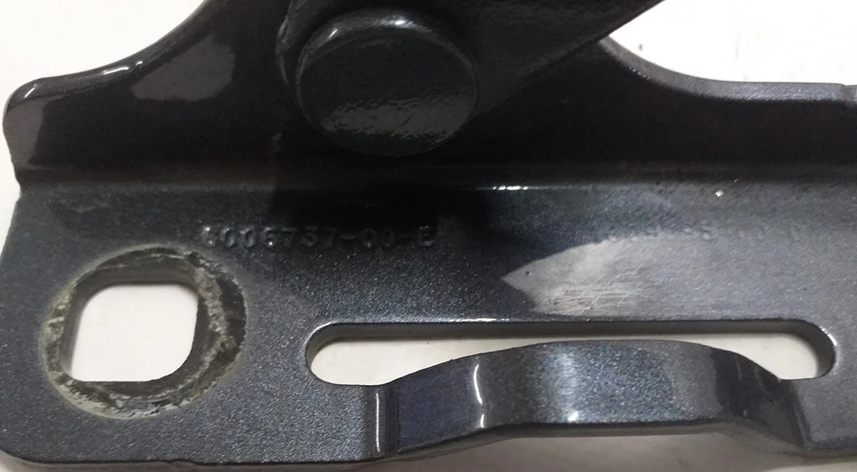 6 Петля крепления капота правая PMNG Tesla model S, model S REST 1029285-99-D