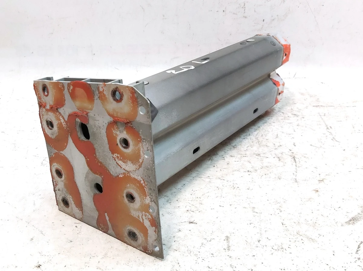 5 Чверть задня ліва лонжерон RWD Tesla model S 1021723-S0-A