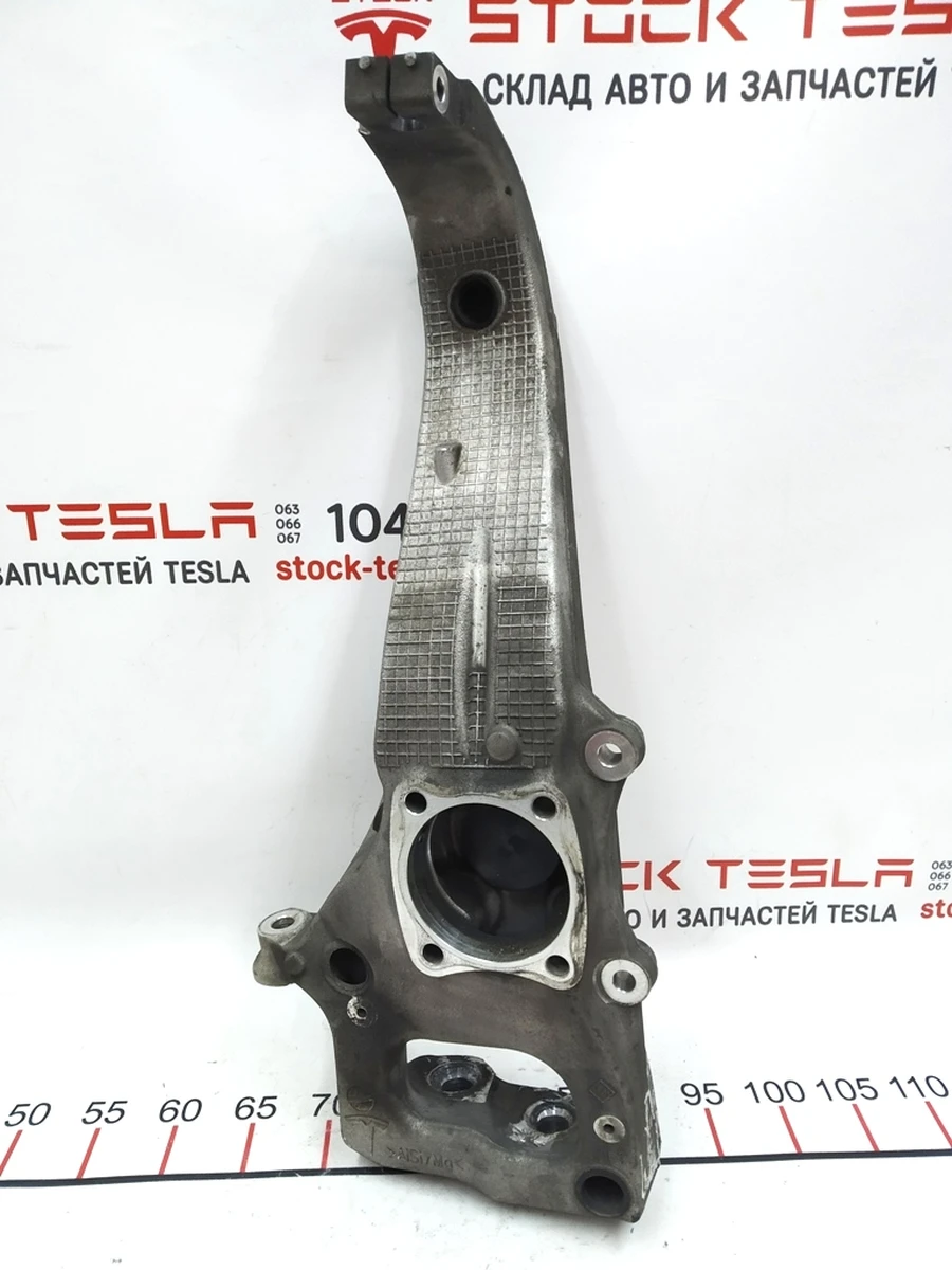 1 Knuckle steering front left RWD with damage Tesla model S 1043052-00-A