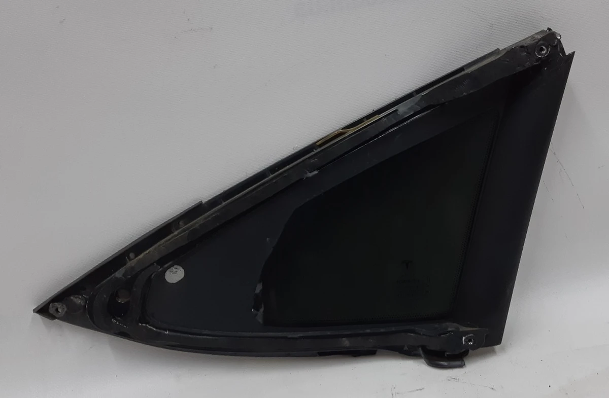 Стекло крыла заднего левого (форточка) Tesla model S, model S REST 1051820-99-A