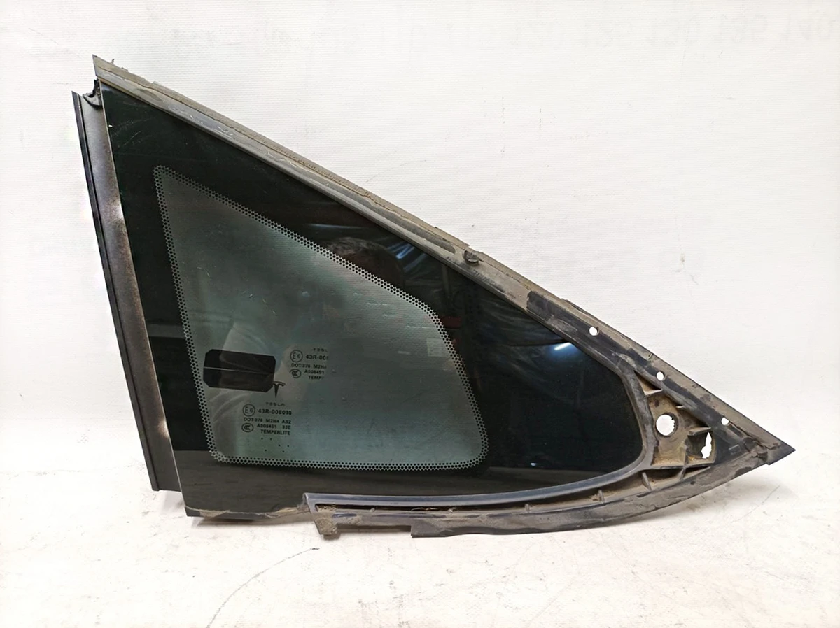 20 Скло крила заднього лівого (кватирка) Tesla model S 6007188-00-I