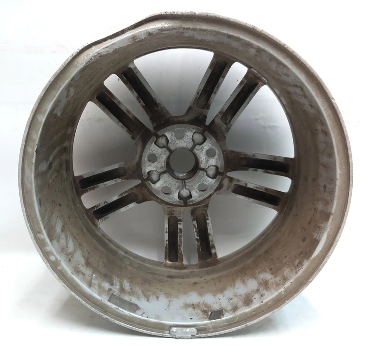 1 Диск колёсный (19x8.0J - SILVER) с повреждением Tesla model S, model S REST 1054040-00-B