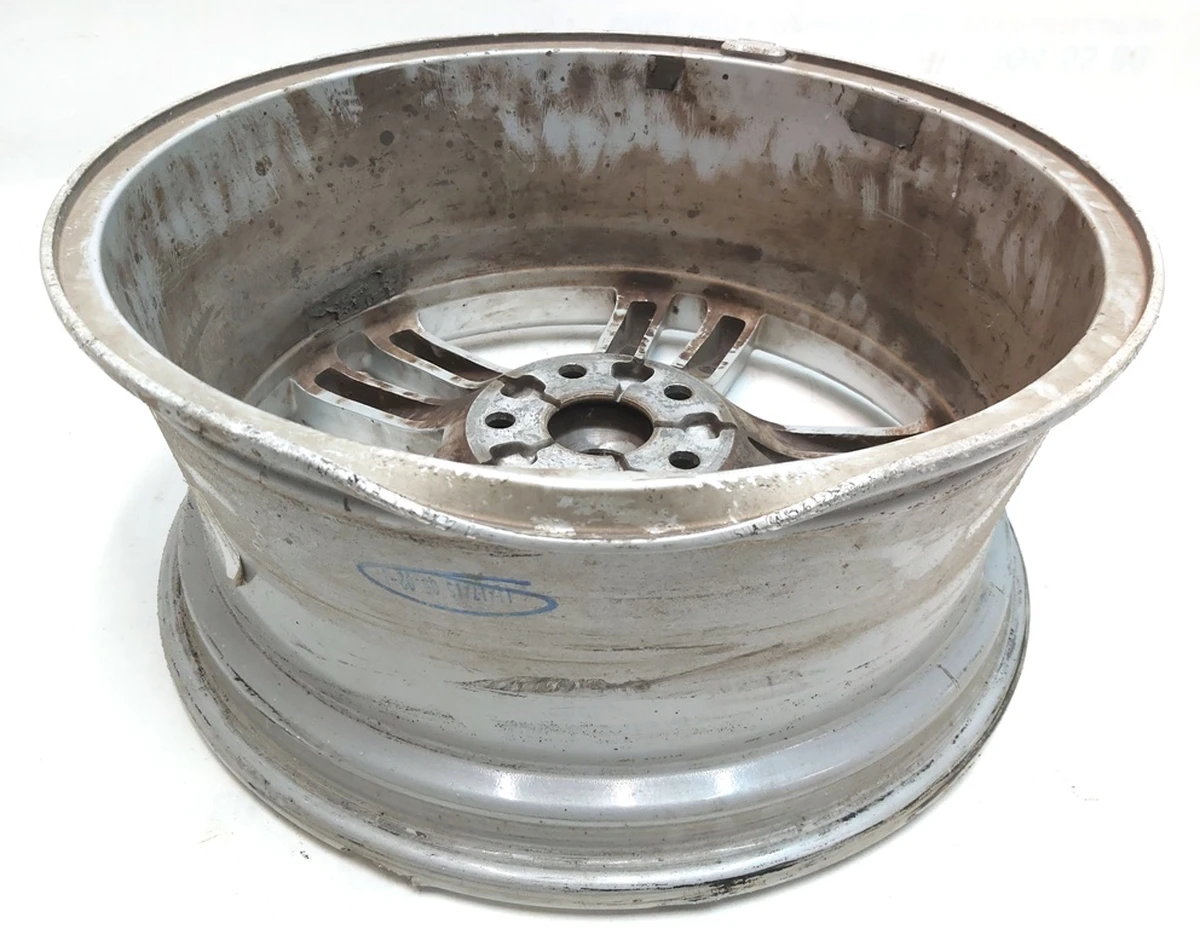 1 Диск колёсный (19x8.0J - SILVER) с повреждением Tesla model S, model S REST 1054040-00-B