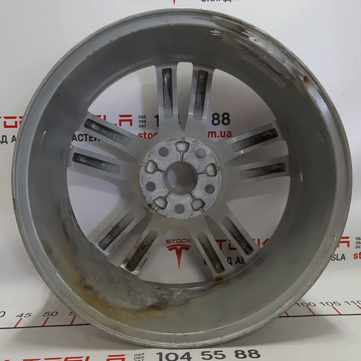 1 Wheel disk (19x8.0J - SILVER) with damage Tesla model S 1054040-00-B