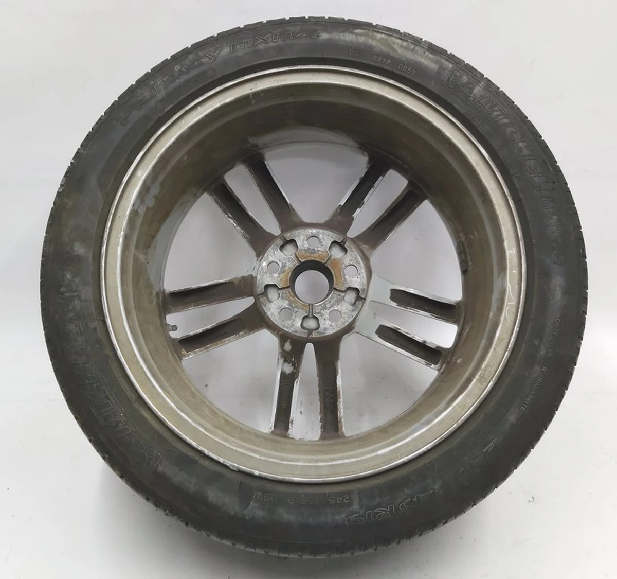 Колесо в сборе с повреждением (диск19*8J шина MICHELIN 245/45 R19 датчик TPMS протектор 1.45мм) Tesla model S 1076891-00-B