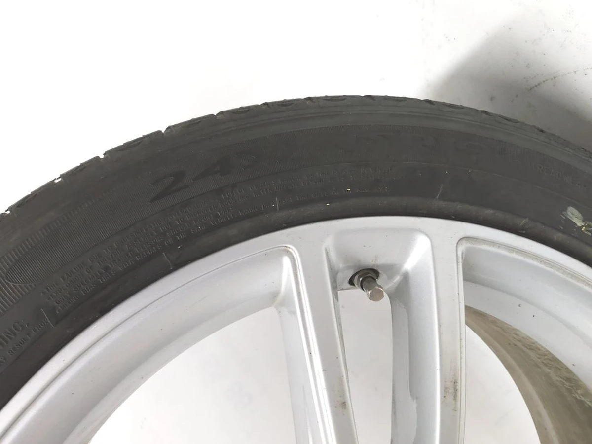 Колесо в сборе с повреждением (диск19*8J шина MICHELIN 245/45 R19 датчик TPMS протектор 1.45мм) Tesla model S 1076891-00-B