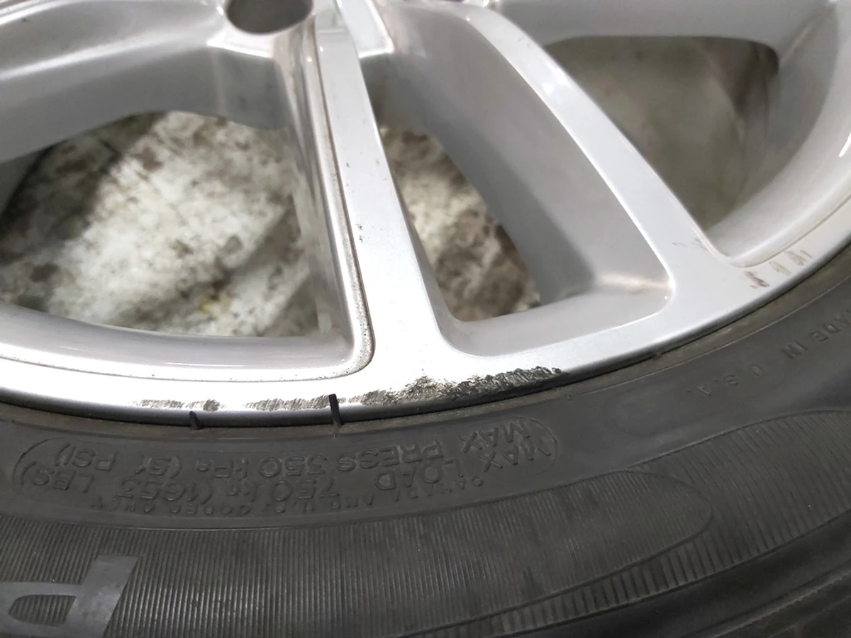 1 Колісний диск (19x8.0J - SILVER) з пошкодженням Tesla model S 1054040-00-B