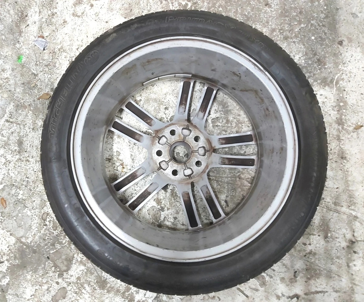 1 Колісний диск (19x8.0J - SILVER) з пошкодженням Tesla model S 1054040-00-B