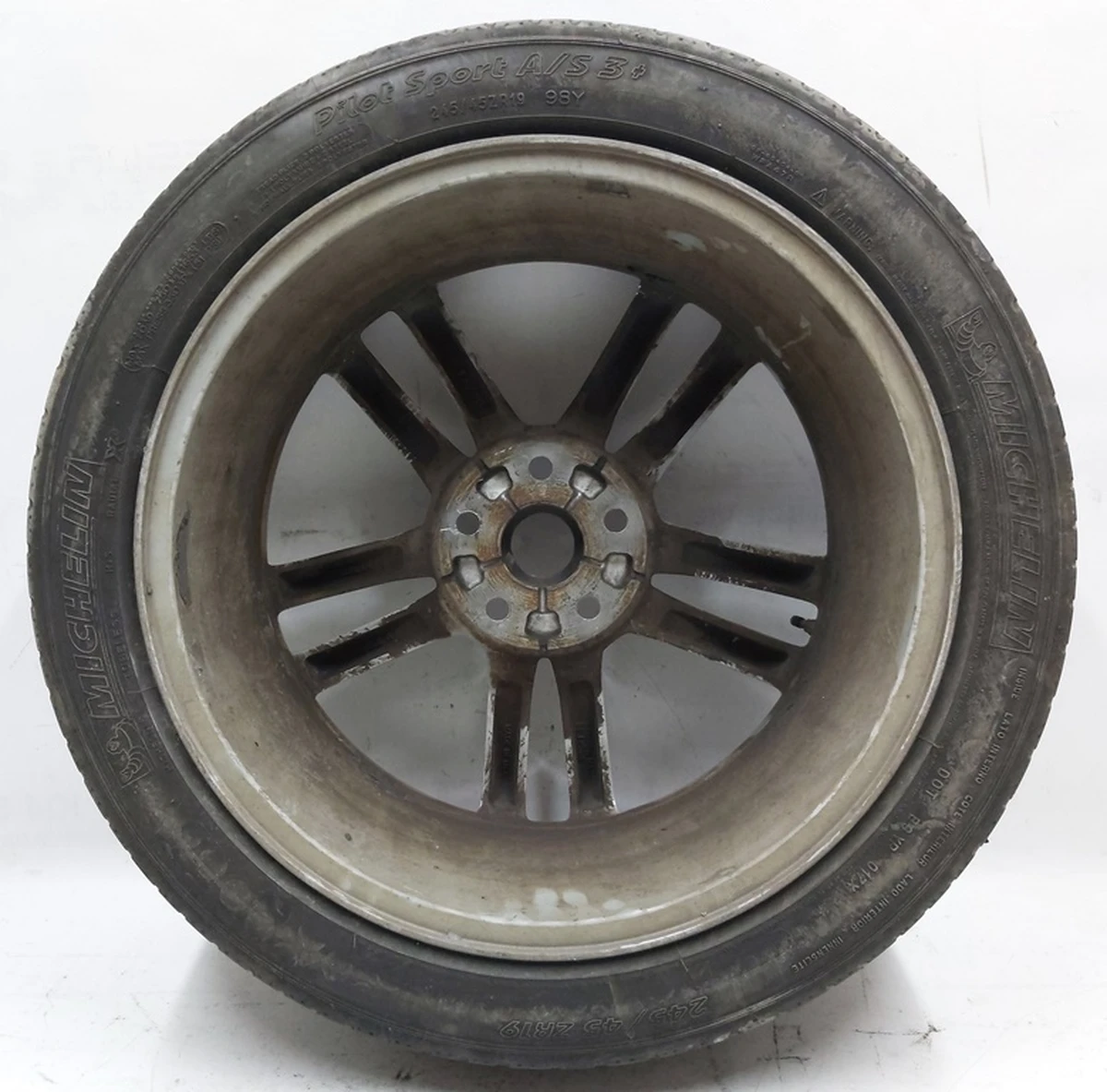 1 Complete wheel with damage (disc damaged 19 * 8.0J tire damaged Michelin Pilot Sport A / S3   245/45 R19) Tesla model S 1054040-00-B