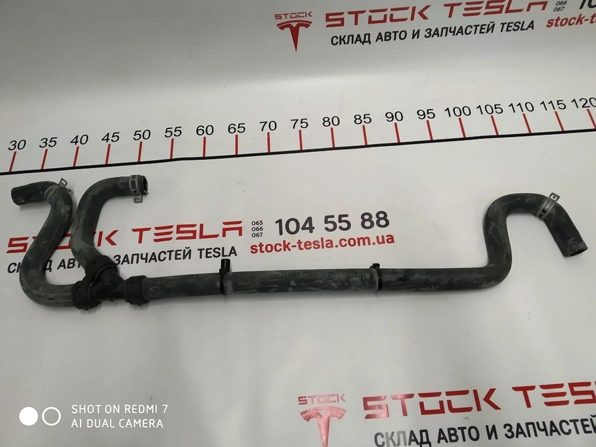19 Шланг охлаждения от чарджера до шланга левого порога Tesla model S 6007341-00-F