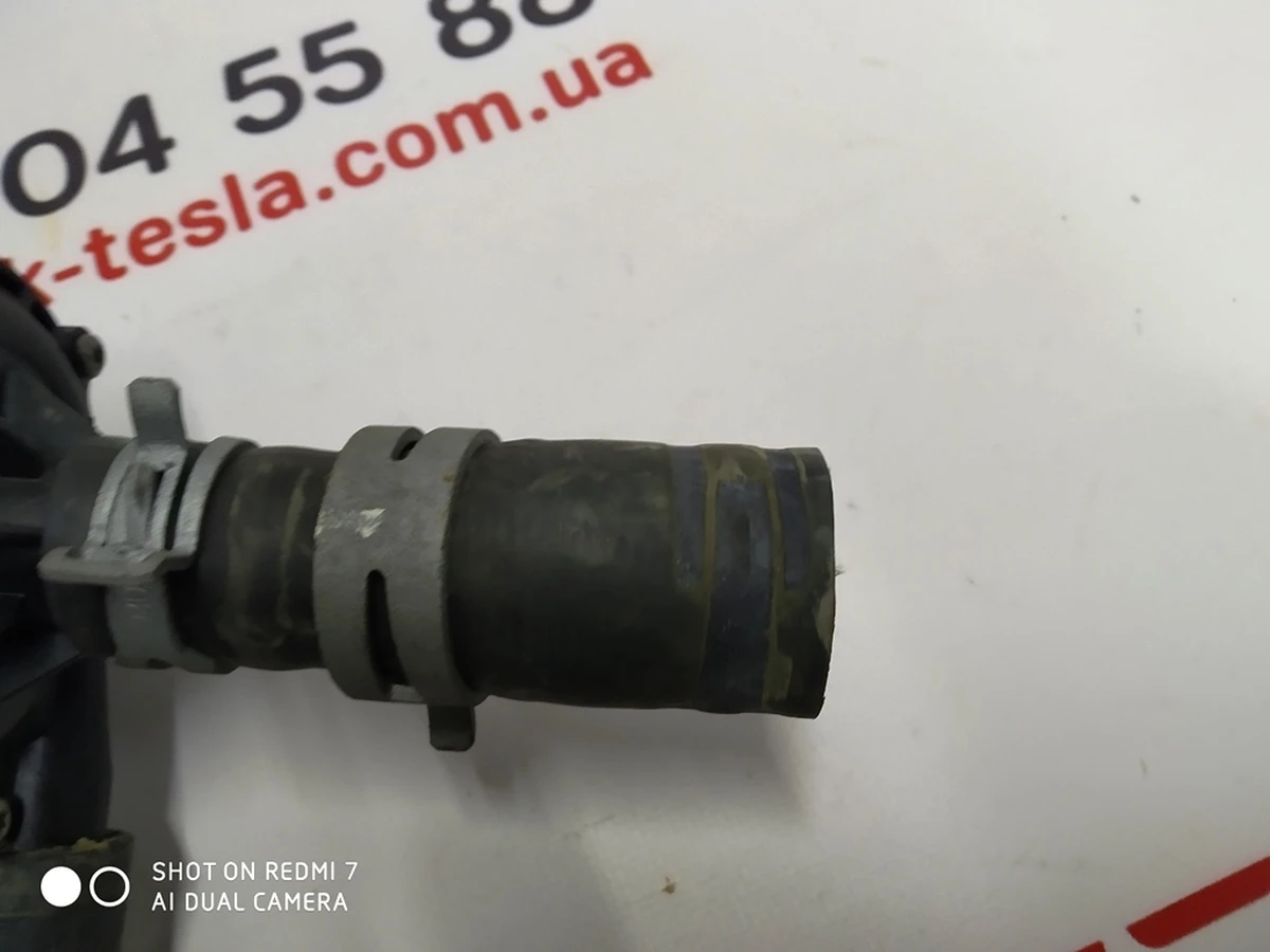 2 Coolant hose from expansion tank to pump Tesla model S 6007348-00-F