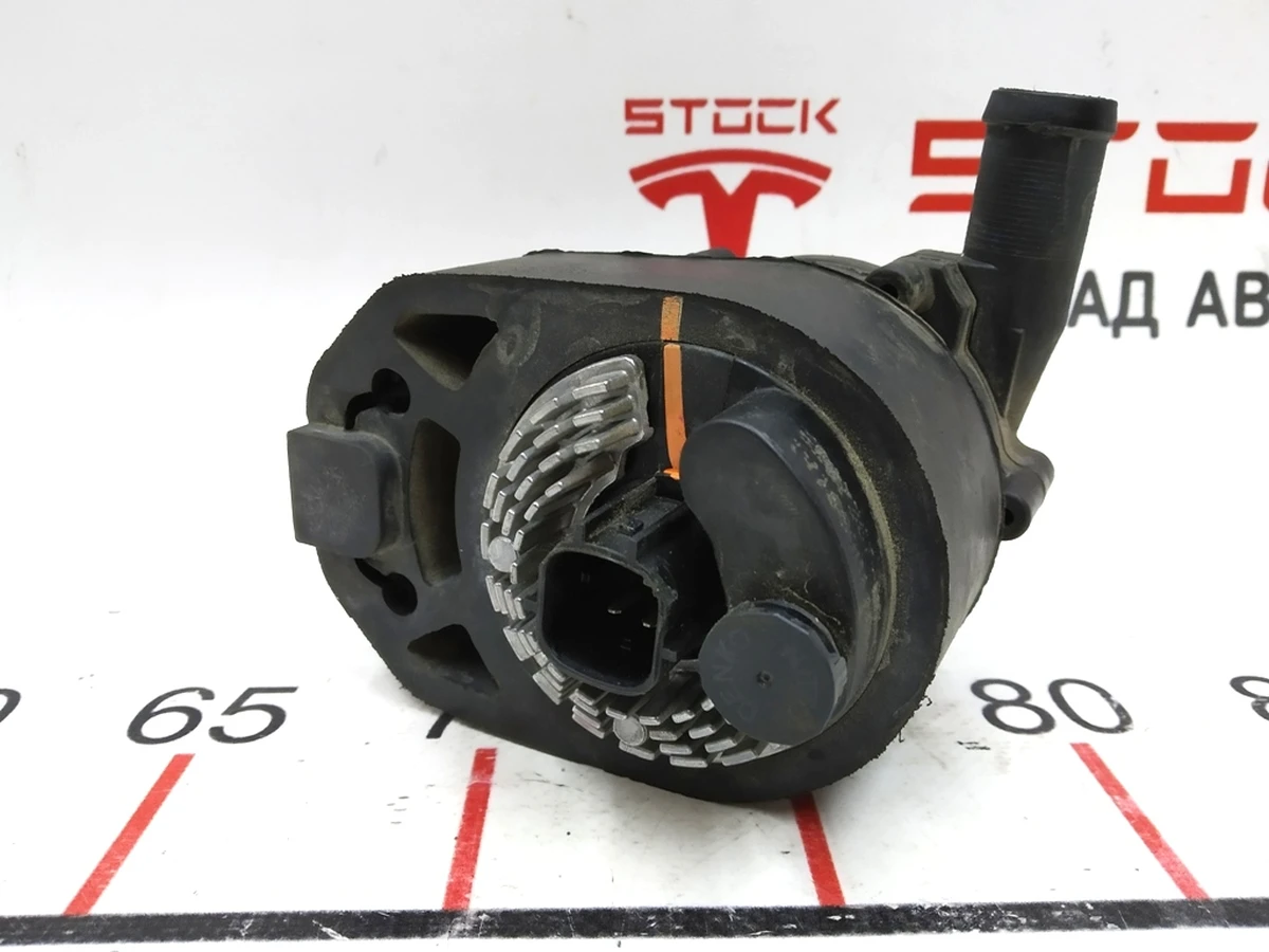 24 Насос охлаждающей жидкости Tesla model S, model S REST 1067473-00-H