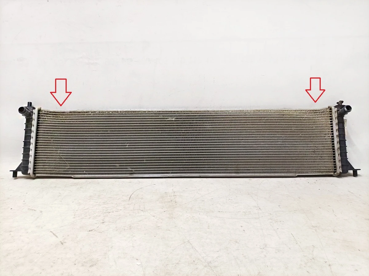 15 Main cooling radiator with damage Tesla model S 6007372-00-A