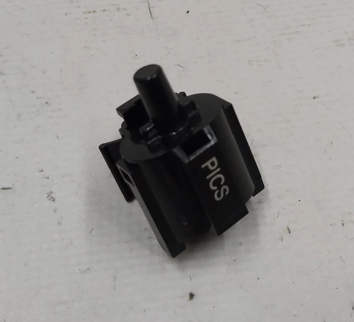 11 Air temperature sensor NEW Tesla model X S REST 6007379-00-B