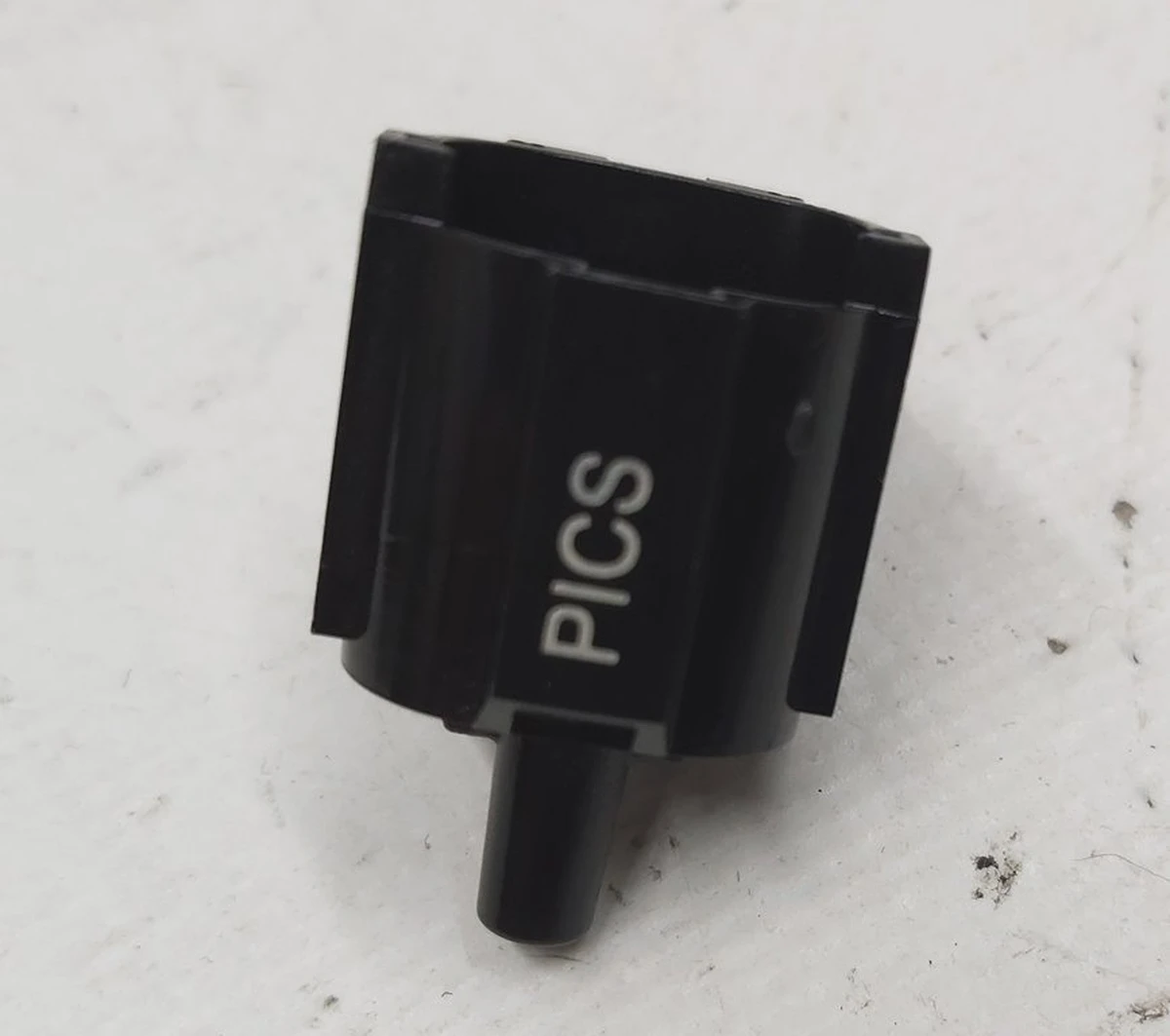 11 Air temperature sensor NEW Tesla model X S REST 6007379-00-B