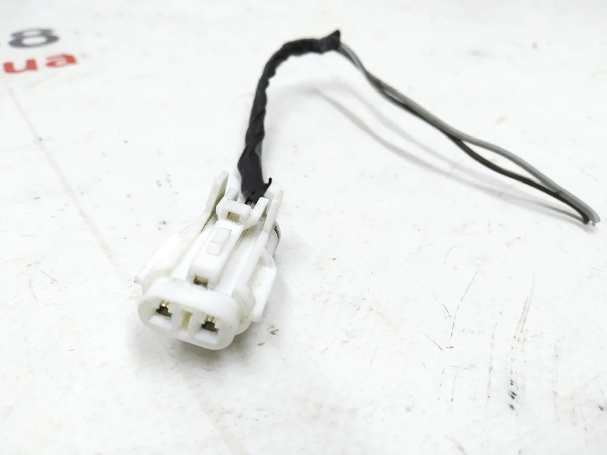 Роз'єм (фішка) датчика температури повітря Tesla model all models 1106818-00-A