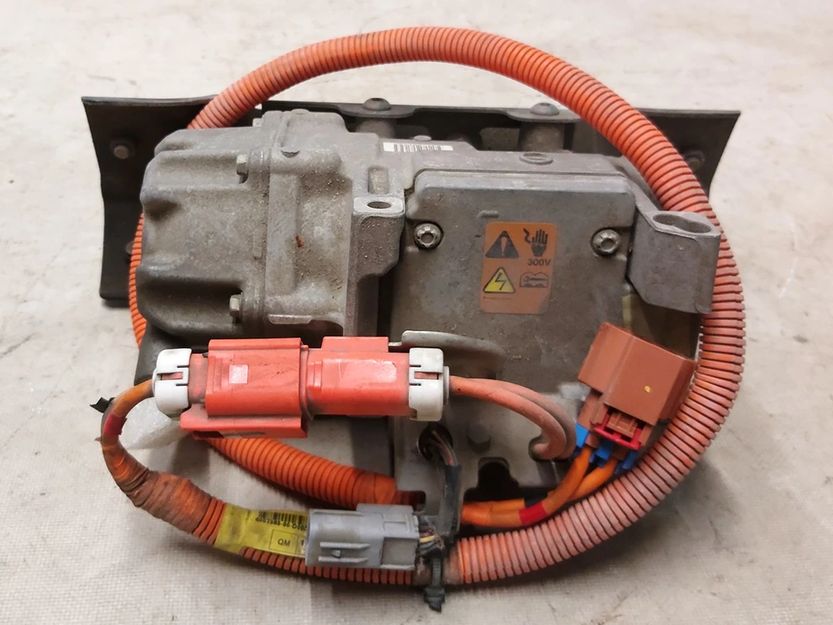 1 Компресор кондиціонера в зборі з кронштейнами та проводкою RWD Tesla model S 6007380-00-D