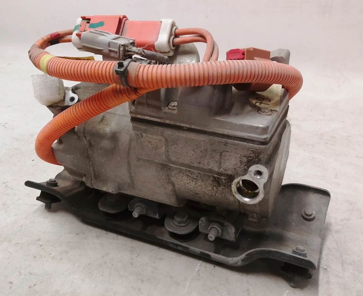 1 Компресор кондиціонера в зборі з кронштейнами та проводкою RWD Tesla model S 6007380-00-D