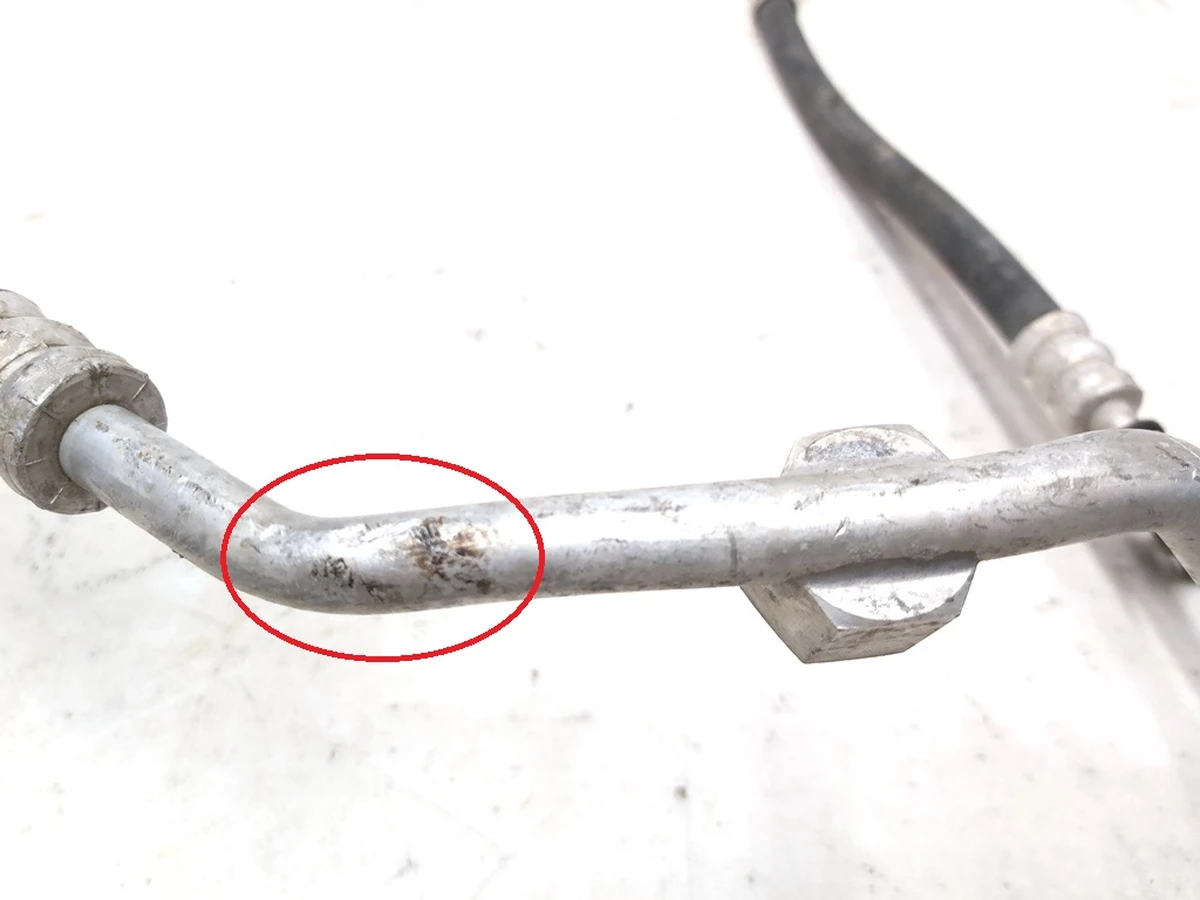 7 Трубка кондиціонера ліва (копрессор - лівий радіатор) Tesla model S 6007386-00-B