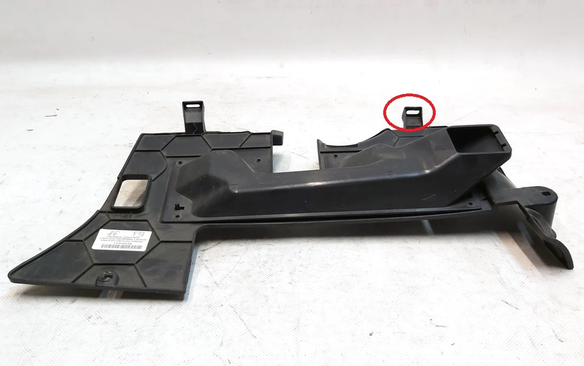 17 Накладка пластиковая под рулевой колонкой Tesla model S, model S REST 1016340-00-F