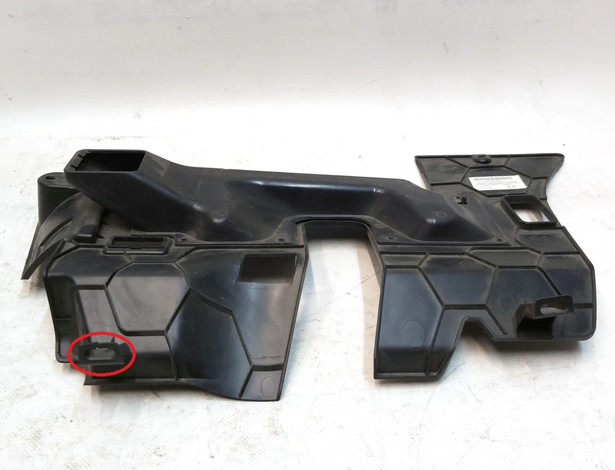 17 Накладка пластиковая под рулевой колонкой Tesla model S, model S REST 1016340-00-F