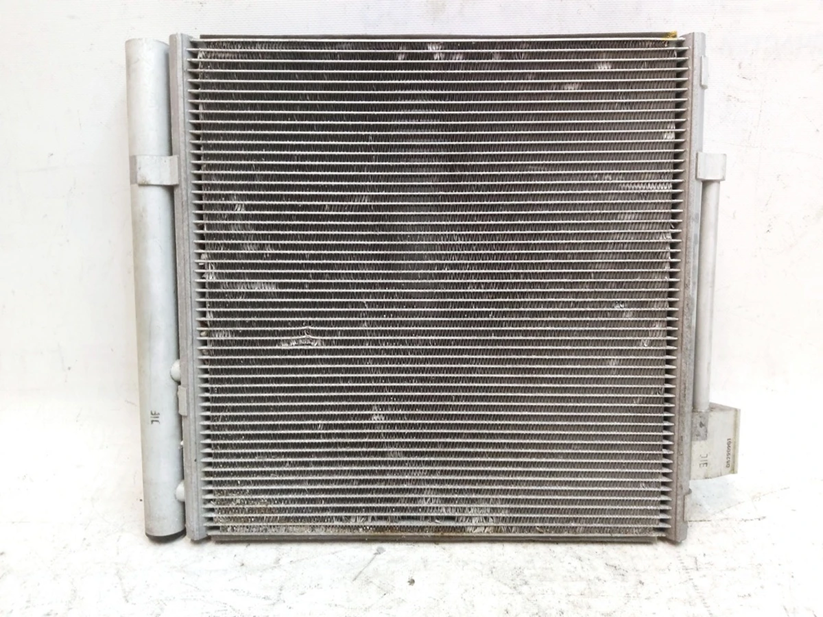 4 Радиатор кондиционера правый некондиция Tesla model S, model S REST 6007613-00-B