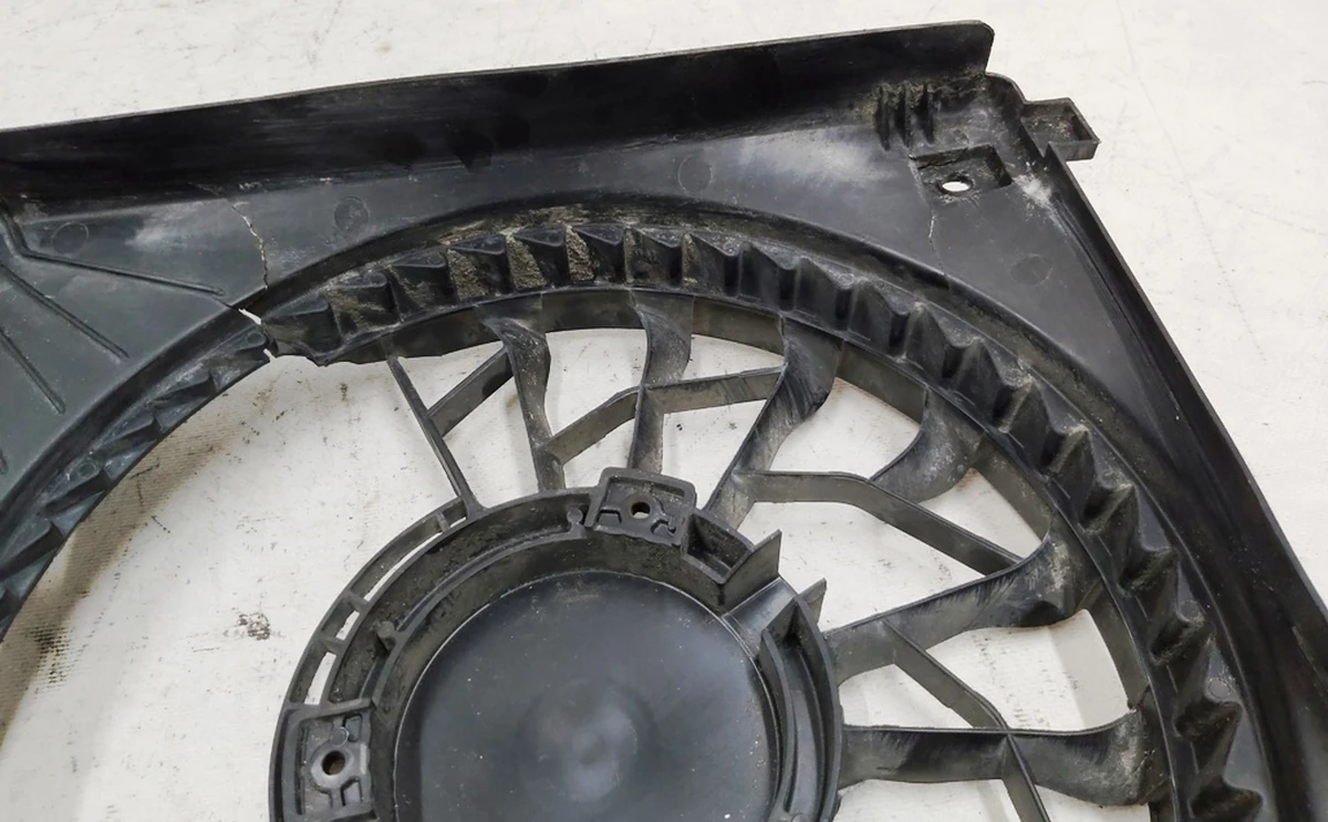 5 Корпус вентилятора лівого кондиціонера з пошкодженням Tesla model S, model S REST 6007614-00-D