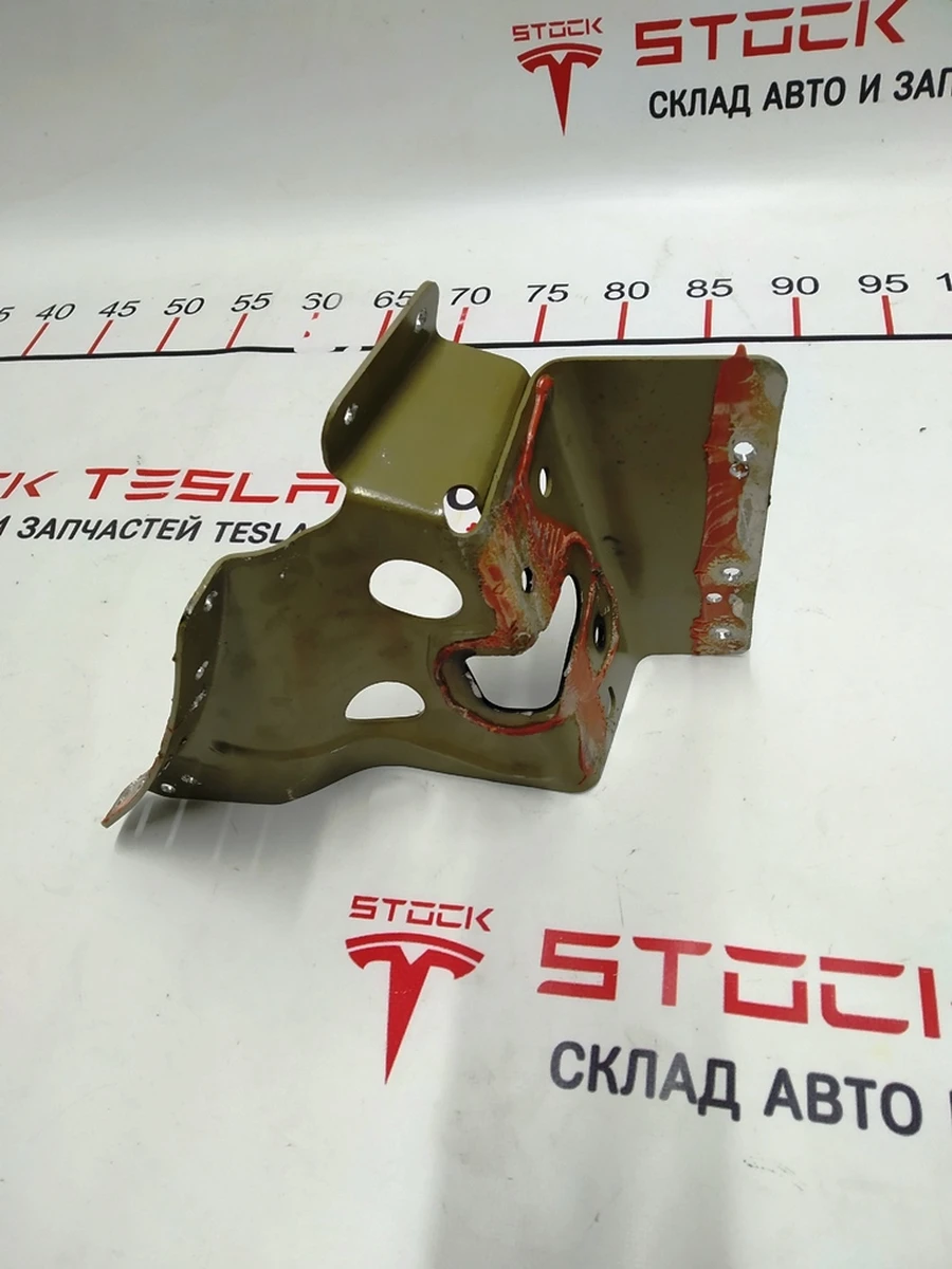 27 Quarter rear left door lock mounting panel Tesla model S, model S REST 6008078-S0-C